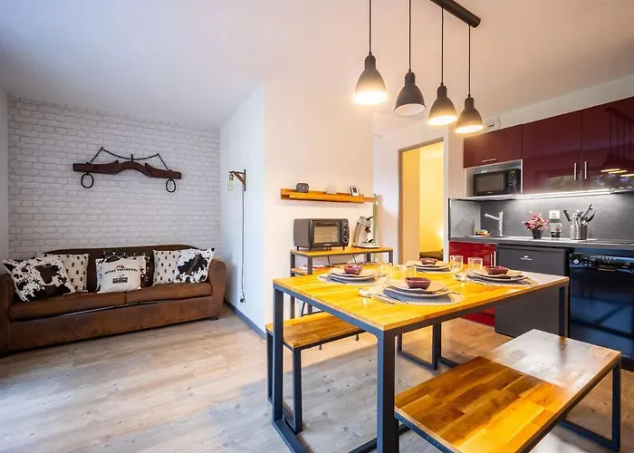 Apartment 6 Personnes A Lary Village Avec Balcon - Fr-1-296-434 *